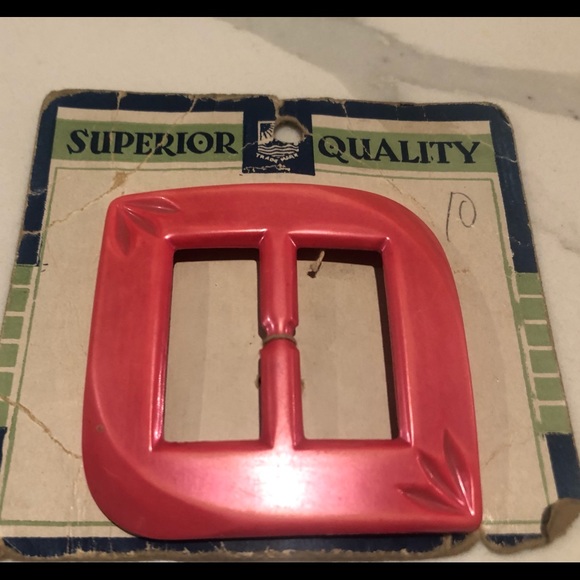 Vintage Pink Superior Brands Celluloid Buckle On Original Card - Picture 2 of 5